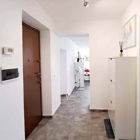 Apartman Momi *