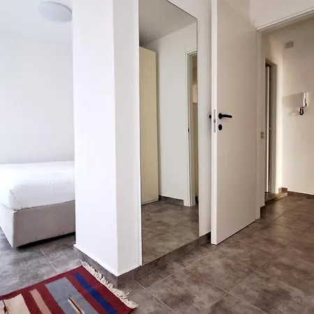 Apartman Momi Como