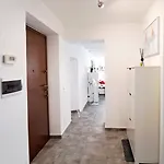 Апартаменты Momi *